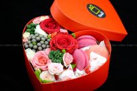 Лот: 7185397. Фото: 3. FlowerBox с макарунами (Роза... Сувениры, подарки