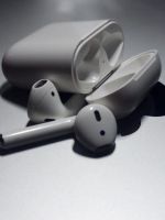 Лот: 25788023. Фото: 2. Airpods 2 б/у оригинал с коробкой. Аудиотехника
