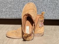 Лот: 19437202. Фото: 3. Замшевые ботиночки для девочки... Дети растут