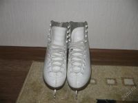 Лот: 2455572. Фото: 2. Коньки жен.(белые) 36 размер. Спортивные товары