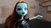 Лот: 5948176. Фото: 7. Три куклы Monster High Эбби, Дракулаура...