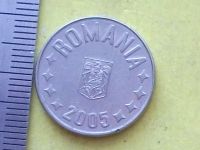 Лот: 9009875. Фото: 2. Монета 10 бани Румыния 2005 герб. Монеты