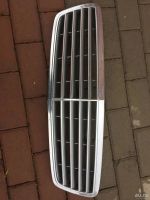 Лот: 9782929. Фото: 2. Решетка радиатора Mercedes C W203. Автозапчасти
