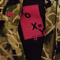 Лот: 4923734. Фото: 3. Roxy куртка сноубордическая. Спортивные товары
