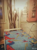 Лот: 9047520. Фото: 4. Бортик для детской кроватки Викаре... Красноярск