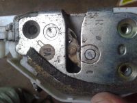 Лот: 6119510. Фото: 2. Замок двери Mazda Atenza (2002г... Автозапчасти