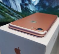 Лот: 10822272. Фото: 4. iPhone 7 32GB розовый в идеальном...