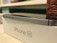 Лот: 12463498. Фото: 3. iPhone se 32gb space gray. Красноярск