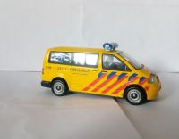 Лот: 12850517. Фото: 2. Volkswagen Transporter Ambulance... Моделизм