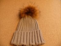 Лот: 6644345. Фото: 2. шапка с мехом енота. Женская одежда