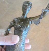 Лот: 10439535. Фото: 2. бронзовая статуэтка Богиня Правосудия... Живопись, скульптура, фото