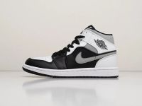 Лот: 17459747. Фото: 2. Кроссовки Nike Air Jordan 1 Mid... Мужская обувь