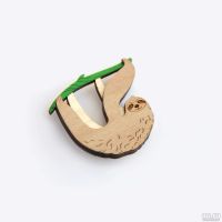 Лот: 12979054. Фото: 3. Деревянный значок "Ленивец". Красноярск