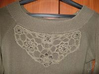 Лот: 1212631. Фото: 2. Свитер оливковый с вывязанным... Женская одежда