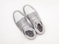 Лот: 20278359. Фото: 3. Кроссовки Nike Air Jordan 1 Mid... Одежда, обувь, галантерея