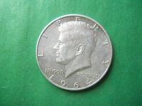 Лот: 19863810. Фото: 3. США 50 центов 1964 г.,серебро. Коллекционирование, моделизм