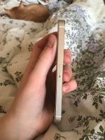 Лот: 11189255. Фото: 4. iPhone 5S gold 16gb