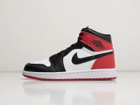 Лот: 12686795. Фото: 3. Кроссовки Nike Air Jordan 1 Mid. Одежда, обувь, галантерея