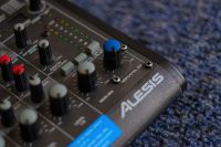 Лот: 12595292. Фото: 3. Микшер/аудиоинтерфейс Alesis MultiMix... Музыкальные инструменты и оборудование