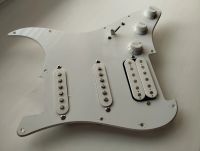 Лот: 20739884. Фото: 3. Пикгард со звукоснимателями Squier... Музыкальные инструменты и оборудование