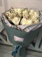 Лот: 15056817. Фото: 3. Высокие Белые Розы в стильном... Сувениры, подарки