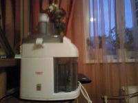 Лот: 119876. Фото: 2. Соковыжималка FIRST 300W. Мелкая бытовая техника