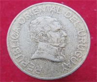 Лот: 10848384. Фото: 2. Иностранная монетка №18593 (Уругвай... Монеты