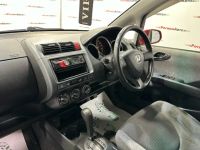 Лот: 25880538. Фото: 19. Honda Fit 2002