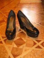 Лот: 2007055. Фото: 2. Лаковые туфельки на танкетке Golden... Женская обувь