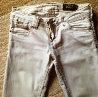 Лот: 3124942. Фото: 2. Светлые джинсы Pull and bear. Женская одежда