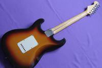 Лот: 4093585. Фото: 6. Squier by Fender SST-33R Silver...