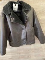 Лот: 25200276. Фото: 2. Новая дубленка шоколадного цвета... Женская одежда