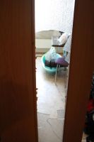 Лот: 9866447. Фото: 2. Дверь с разбитым стеклом. Двери, окна, фурнитура