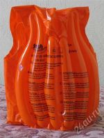 Лот: 369668. Фото: 3. Надувной жилет для плавания. Красноярск