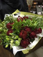 Лот: 12274606. Фото: 3. Букет РОЗЫ с гранатом в оформлении... Сувениры, подарки