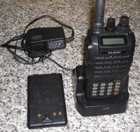 Лот: 25899838. Фото: 2. Yaesu FT-250R. Радиостанции