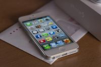 Лот: 4551359. Фото: 3. iPhone 5 16Gb White — Один из... Красноярск