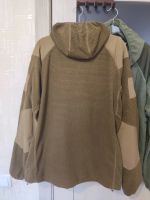Лот: 25856604. Фото: 2. Лёгкая флисовая куртка. Спортивная одежда