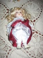 Лот: 16147841. Фото: 10. Кукла фарфоровая с подставкой