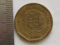 Лот: 10018176. Фото: 5. Монета 10 сентимо Перу 2008 герб