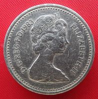 Лот: 2934518. Фото: 2. (№2832) Герб Англии - 1 фунт 1983... Монеты