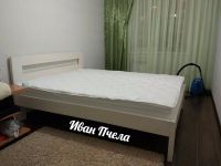 Лот: 10619081. Фото: 2. Двуспальная кровать из массива... Мебель для спальни