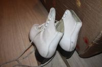 Лот: 6082990. Фото: 2. Коньки фигурные б/у. Спортивные товары