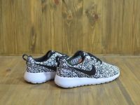 Лот: 14957992. Фото: 3. Кроссовки Nike Roshe Run серые. Одежда, обувь, галантерея