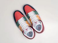 Лот: 24978825. Фото: 2. Кроссовки Nike Air Jordan 1 Mid. Мужская обувь