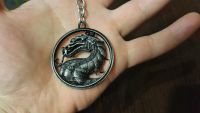 Лот: 6874298. Фото: 2. Брелок Mortal Kombat большой Металл. Сувениры