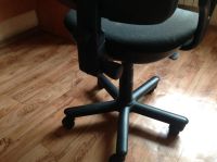 Лот: 7344001. Фото: 6. Стул(кресло) офисный. С дефектом...