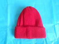 Лот: 7554684. Фото: 2. Женская красная трикотажная шапка. Женская одежда