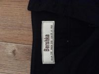 Лот: 6080826. Фото: 2. классические шорты bershka. Женская одежда