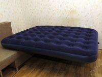 Лот: 2830594. Фото: 3. Надувной матрас-кровать двухместный... Туризм, охота, рыбалка, самооборона